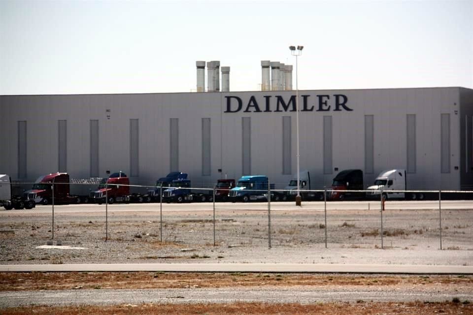 Para el director general de Daimler Trucks, el déficit de choferes de transporte de carga dificulta la buena operación logística.