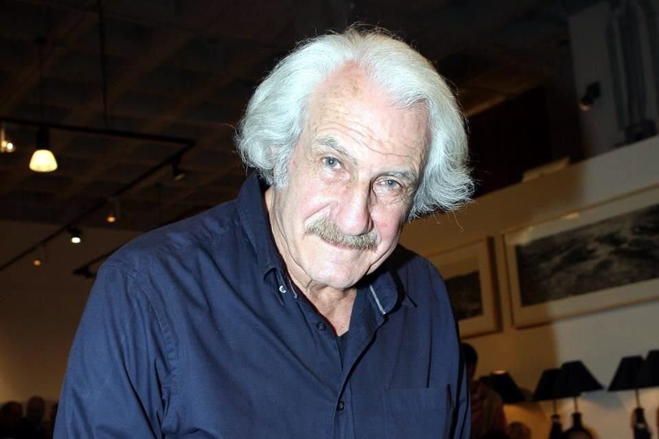 Brian Nissen presentó en el Instituto Cervantes de Nueva Yorkanoche su libro 'Caleidoscopio', que incluye numerosos pasajes de su estancia en México.