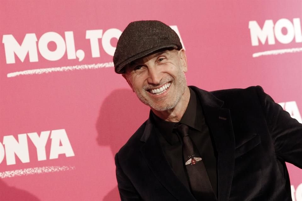 El cineasta Craig Gillespie  está en charlas para dirigir la cinta 'Cruella', que será protagonizada por Emma Stone.