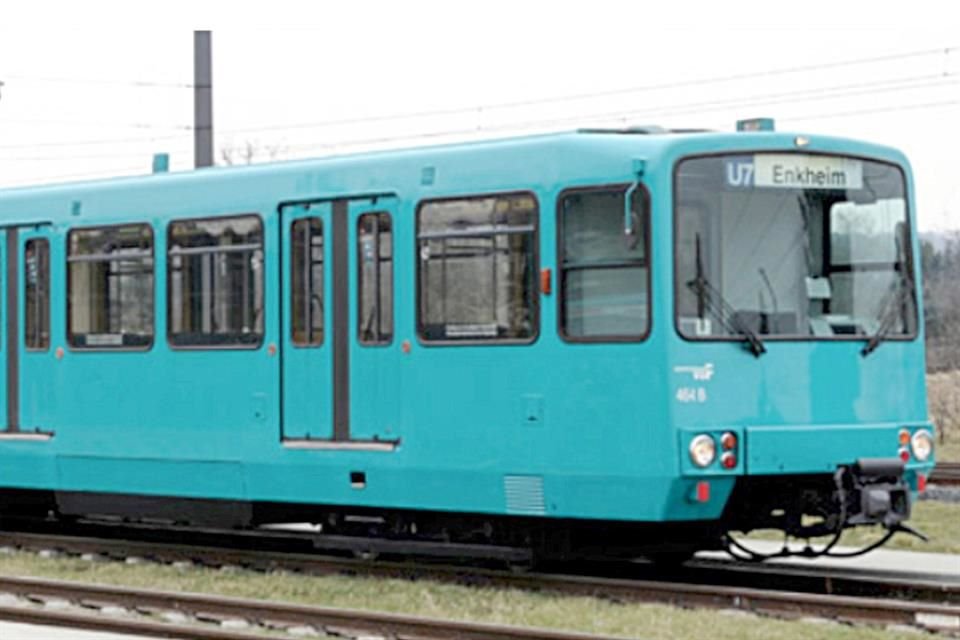 Metrorrey aseguró en diciembre que decidieron asignar los trabajos de remanufactura a Ferrostaal por recomendación del Metro de Frankfurt, al que le adquirieron los vagones, porque esa empresa alemana los fabricó en 1980.
