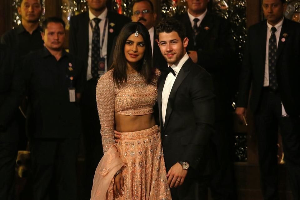 Priyanka Chopra y Nick Jonas festejarán una recepción de boda para los medios de comunicación y otra para sus amigos en Bollywood.