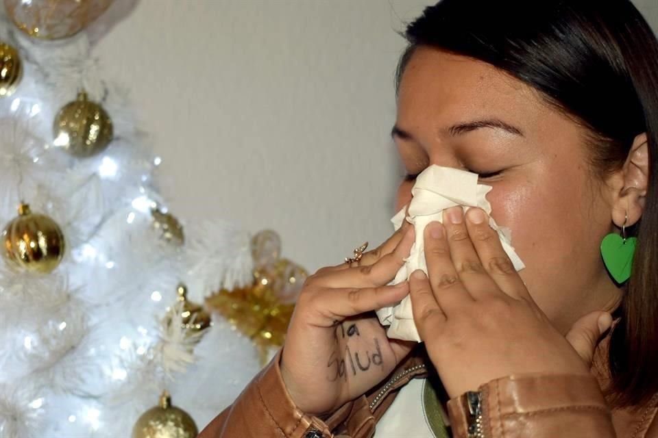 Los principales síntomas de la influenza estacional son fiebre con escalofríos, tos, dolor de garganta, mucosidad nasal o nariz tapada, dolores musculares y corporales, cefalea y fatiga.