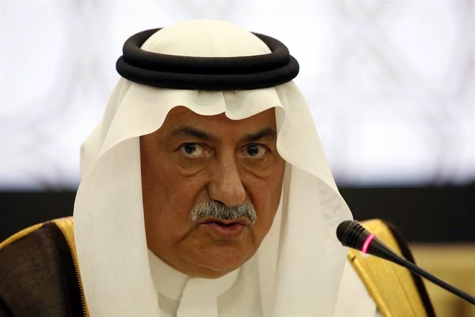 El Ministro saudí Ibrahim al-Assaf fue nombrado nuevo Ministro de Relaciones Exteriores.