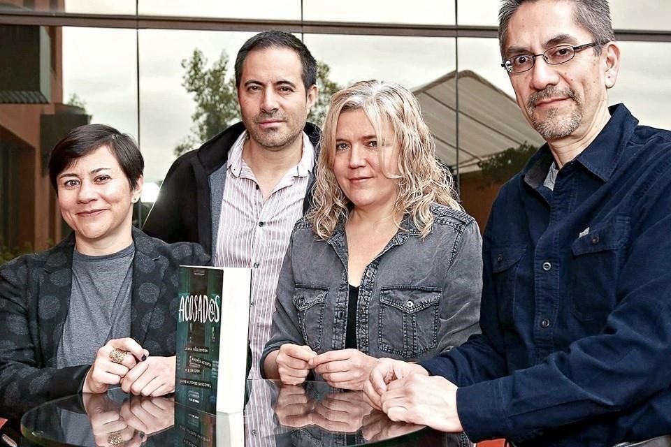 Para Dehesa, quien es la autora de Palabras, éstas son tan fuertes que pueden lastimar a la gente y es lo que refleja en su cuento.