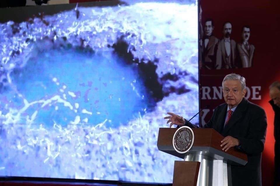 El Presidente mostró un video sobre la fuga en el ducto.