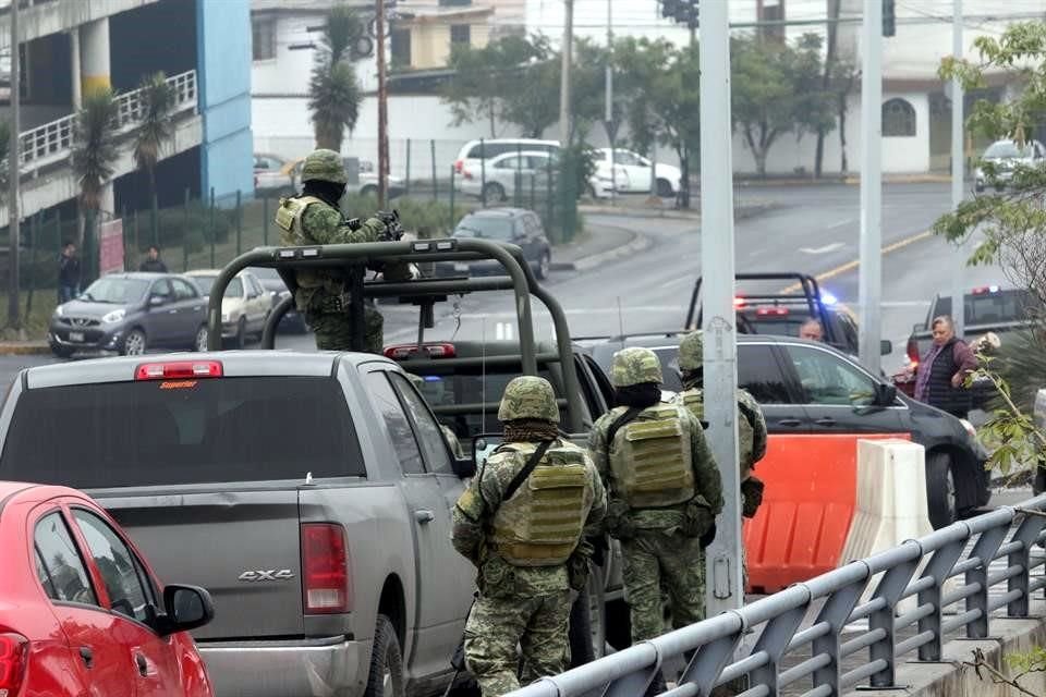Los agresores huyeron a bordo de un auto.