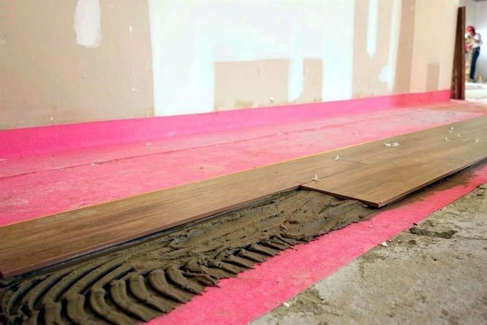 Éstas se pueden aplicar en muros y pisos. Una cubeta de 19 litros puede cubrir un espacio aproximado de 20 metros cuadrados y su precio ronda entre los 3 mil 500 y 6 mil 500 pesos.