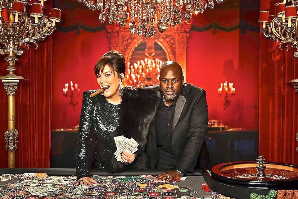 Kris Jenner llegó con su novio, Corey Gamble.