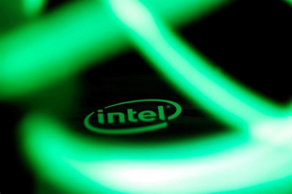 Intel convertirá una cantidad no especificada de la producción de su planta en Irlanda a la producción de diseños de otras compañías destinados a la industria automotriz.