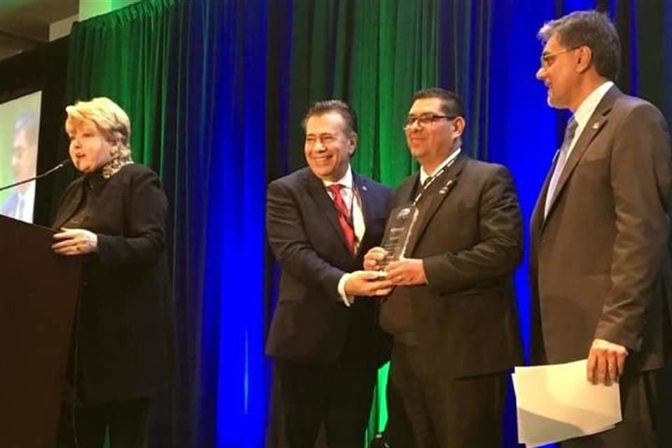 Pablo Vásquez Rodríguez, presidente de la AMPI, recibió el reconocimiento '2018 International Partner Organization Of The Year Award' que le otorgó la Miami Association of Realtors.