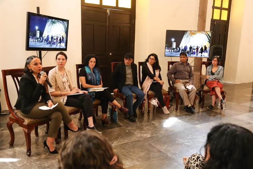 Giovana Jaspersen (Izq. a Der.), Daniela López, Laura Iveth López, Luis Manuel Aguilar 'Mosco', Verónica López García, Alberto Sosa y Janine Jop Quintero.