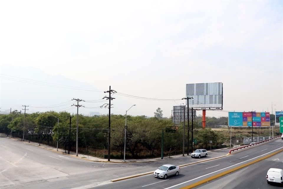 El complejo deportivo se proyecta en un terreno de Carlos Montemayor Dirnbauer, en Humberto Lobo y Morones Prieto.