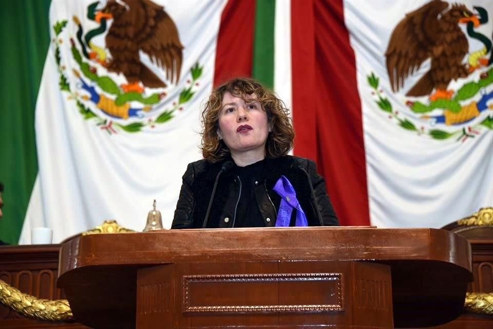 Este jueves, en sesión ordinaria, la morenista Paula Soto solicitó desde la curul a la Jucopo que se tomara en cuenta el paro para que las mujeres trabajadoras del Congreso pusieran sumarse con goce de sueldo.