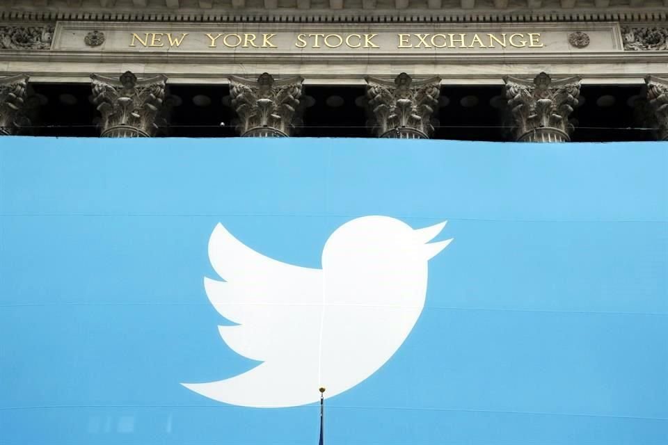 Los usuarios diarios de Twitter subieron 9 por ciento en el cuarto trimestre, a 126 millones, una medida que inversionistas han estado pidiendo como un mejor indicador de la popularidad del servicio.