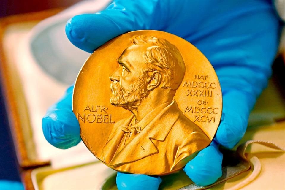 Medalla del Nobel de Literatura 1982 entregada al escritor colombiano Gabriel García Márquez.