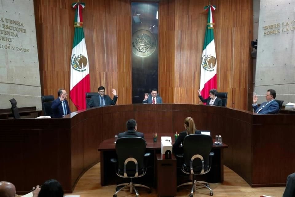 Los magistrados declararon inoperantes e infundados los argumentos presentados por agrupaciones que pretendían declarar inconstitucionales disposiciones del INE.