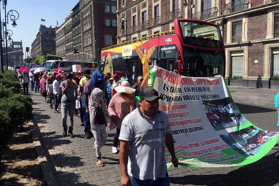 Los desplazados llevan 23 días en plantón afuera de Palacio Nacional.