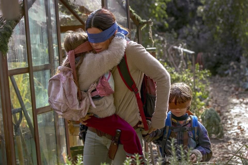 En un principio, Netflix dijo que no eliminaría la escena de la película 'Bird Box: a Ciegas'.