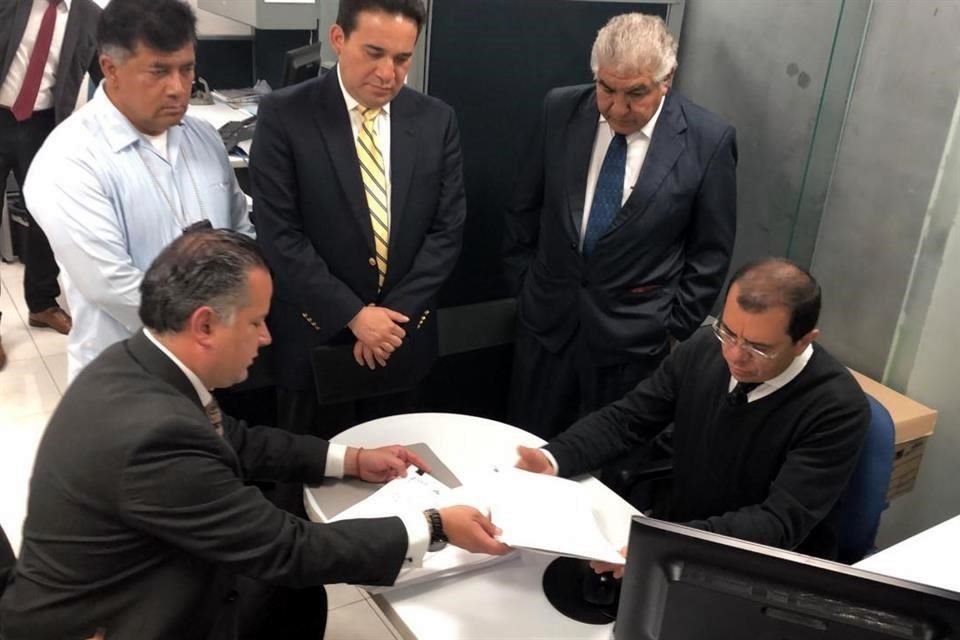 Santiago Niego explicó que se trata de una denuncia de hechos contra empresas y ex funcionarios públicos que habrían financiado ilegalmente el documental 'El populismo en América Latina'.