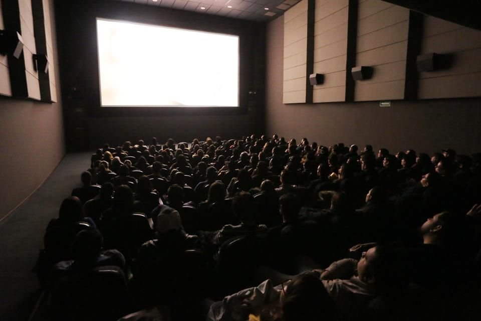 Por segundo año consecutivo se presentó el documental en la Cineteca promovido por el Colectivo #TodosSomosJorgeyJavier, evento que lució abarrotado.