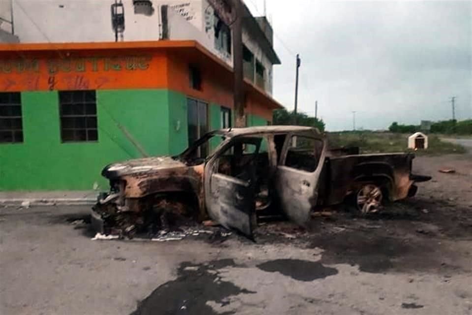 Paredes de varias casas recibieron impactos de bala y camionetas con blindaje artesanal fueron totalmente consumidas por el fuego.