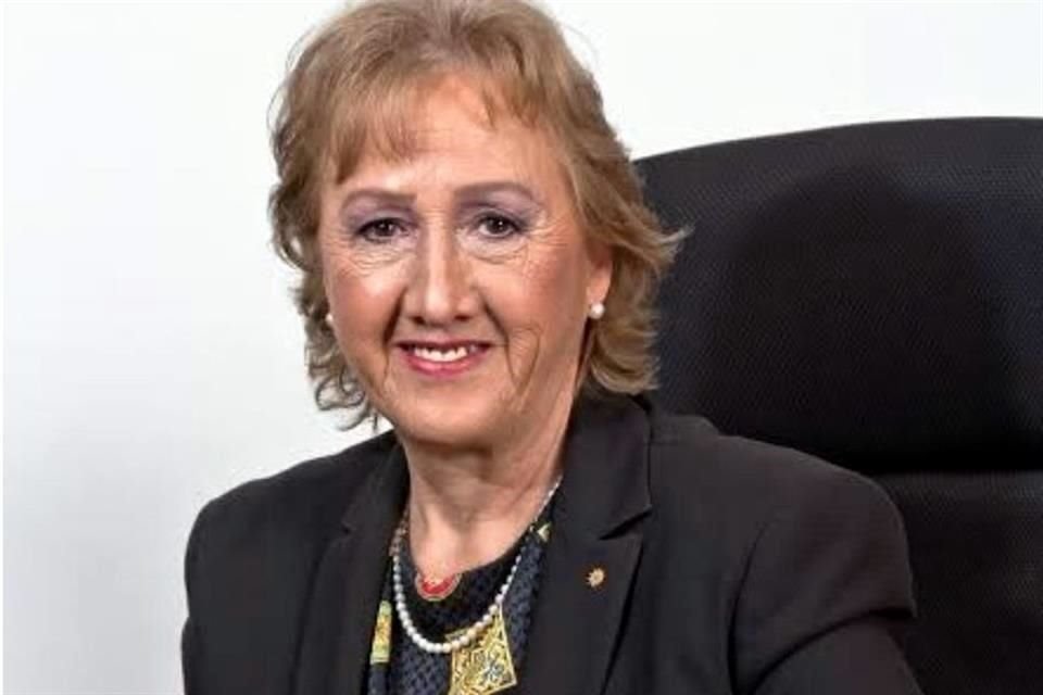 Cruz Lesbros es contadora, ha sido académica en diversas instituciones, especializada en temas de corrupción y derechos humanos.