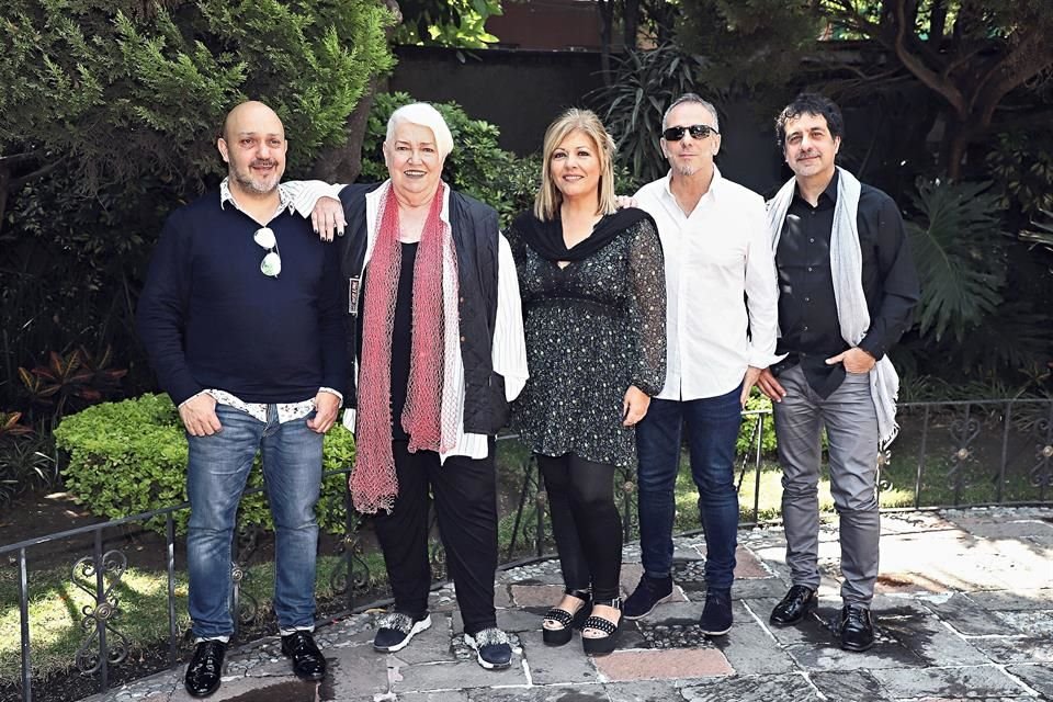 El conjunto español lanza este viernes 'Mocedades Sinfónico', grabado en el Auditorio Nacional.