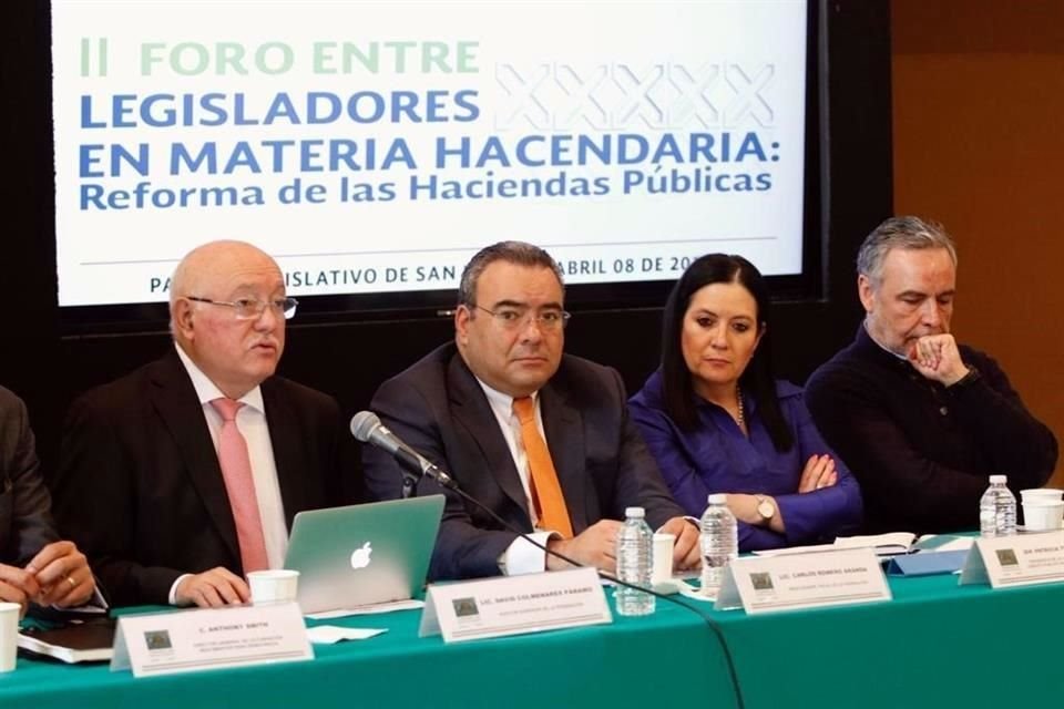 El titular de la ASF afirmó que, además de la baja recaudación fiscal estatal y municipal, el ejercicio de los recursos públicos en esos niveles de Gobierno es deficiente.