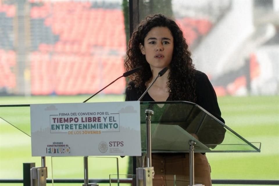 Luisa Alcalde, Secretaria del Trabajo, sostuvo que el outsourcing también creció por la falta de coordinación de las autoridades.