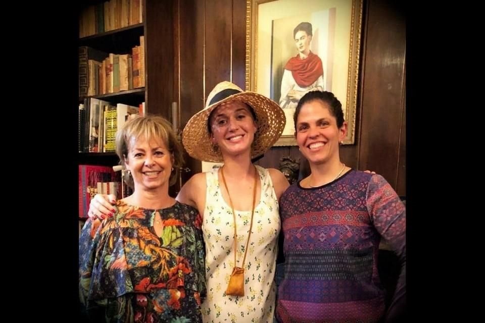 Katy Perry visitó este viernes el Museo de Frida Kahlo en Coyoacán; ya lo había acudido al recinto en el 2014.