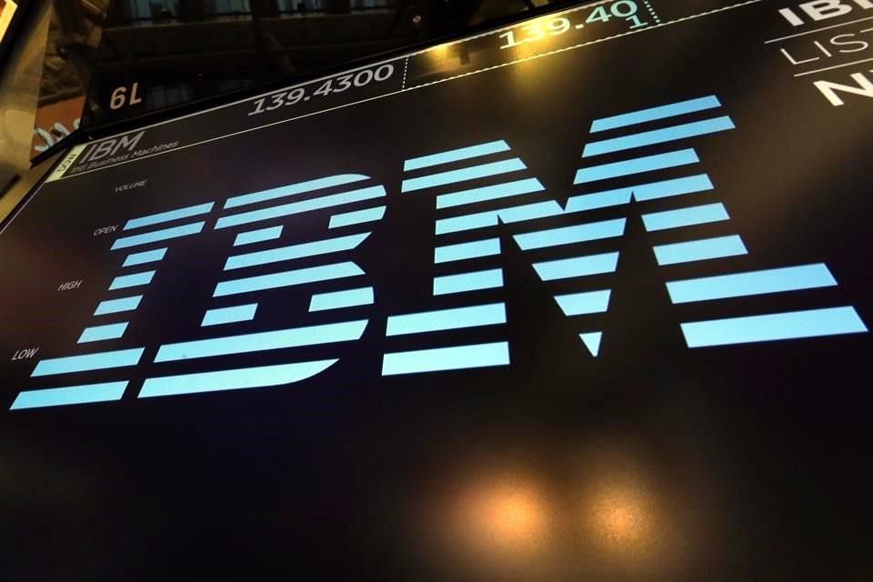 Las acciones de IBM registraron su mayor descenso intradiario desde octubre del año pasado.