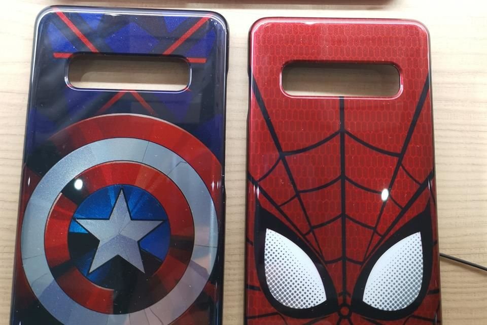 En la tienda también se ofrecen algunos accesorios que no son tan fáciles de encontrar, como las fundas para Galaxy S10+, S10 y S10e de personajes de Marvel como Capitán América y Spider-Man, por $799