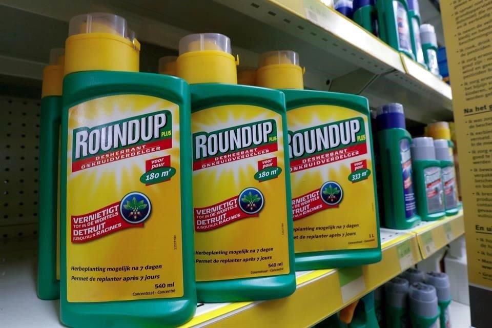 Monsanto y Bayer anunciaron en julio de 2021 que dejarán de vender la marca Roundup, para uso en jardines residenciales, por el que las empresas enfrentaron demandas por casos de cáncer en Estados Unidos.