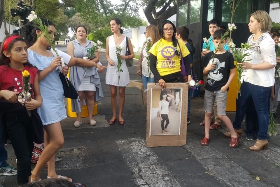 'Ni una más. Ni una asesinada más' y 'No son muertas, son asesinadas', fueron algunas de las consignas.