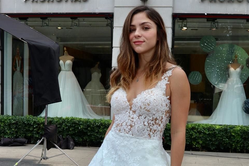 En 'Instrucciones Para Su', Paulina encarna a una novia cuya pareja muere antes de la boda.