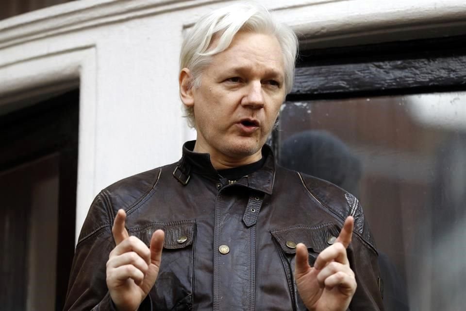 El fundador de WiliLeaks, Julian Assange, negó formalmente ante un tribunal de Londres su consentimiento a la petición de extradición de EU.