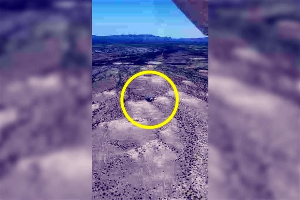 Un piloto que sobrevolaba unos 10 kilómetros del municipio de Ocampo reportó a la torre de control del Aeropuerto Venustiano Carranza, de Frontera, haber encontrado en tierra restos de un avión.
