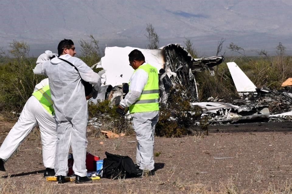 Personal de Aeronáutica Civil de Nuevo León recuperaron dos cajas negras de la aeronave que cayó en Ocampo, Coahuila.