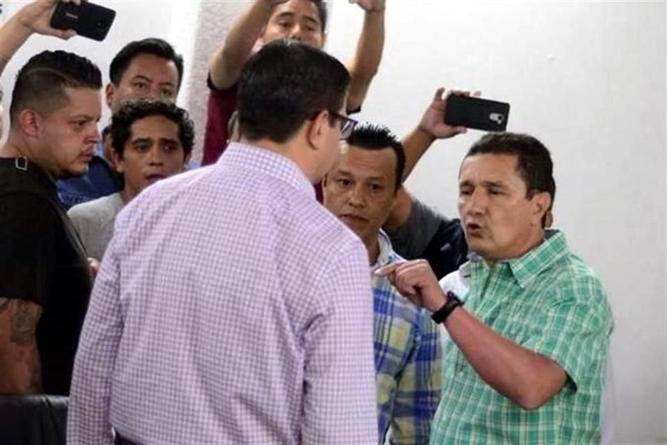Tras la muerte de su hijo, Jesús García irrumpió el año pasado en el Cabildo de Cuernavaca para acusar corrupción.