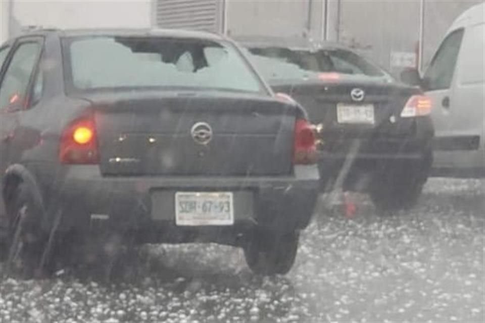 La tormenta siguió una trayectoria de poniente a oriente, por el centro del Estado, afectando al menos a 9 municipios, de los cuales, en cinco las granizadas fueron intensas.
