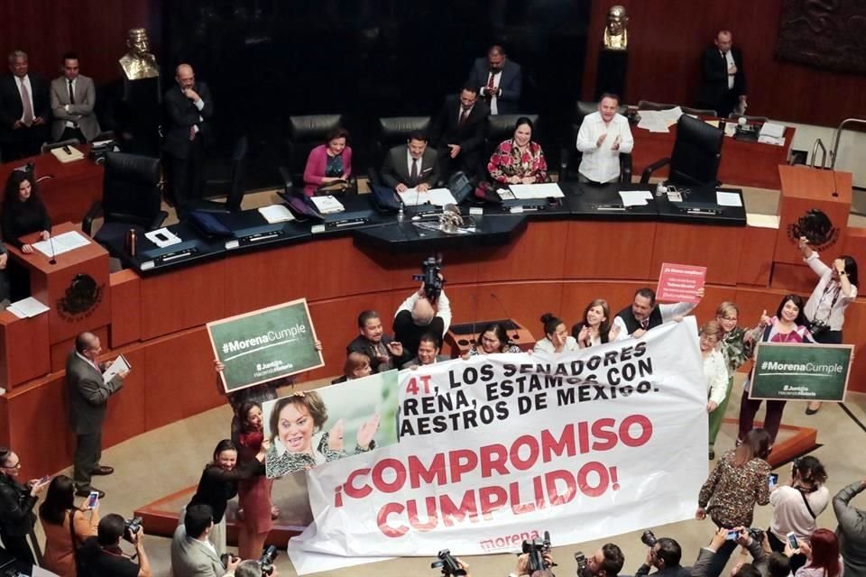 Senado aprobó reforma educativa, que elimina pruebas asociadas a permanencia de maestros y servicio docente y desaparece el INEE.