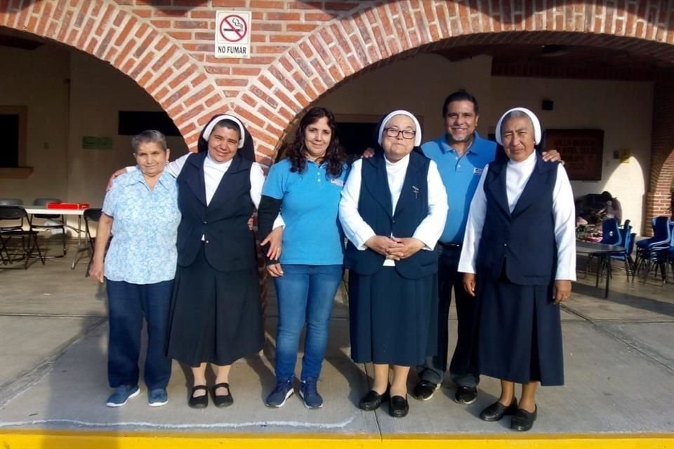 Para seguir apoyando a asilos y albergues, requieren de donaciones de despensas, ropa, calzado en buen estado y cobijas.