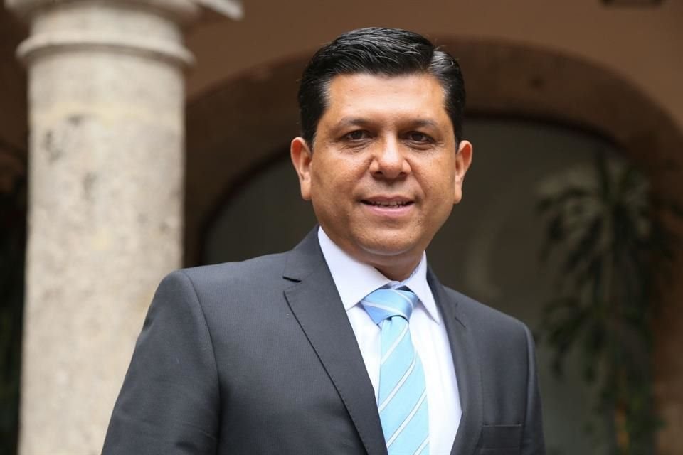 El diputado Gustavo Macías, acuyo cuñado le fue otorgada una Magistratura.