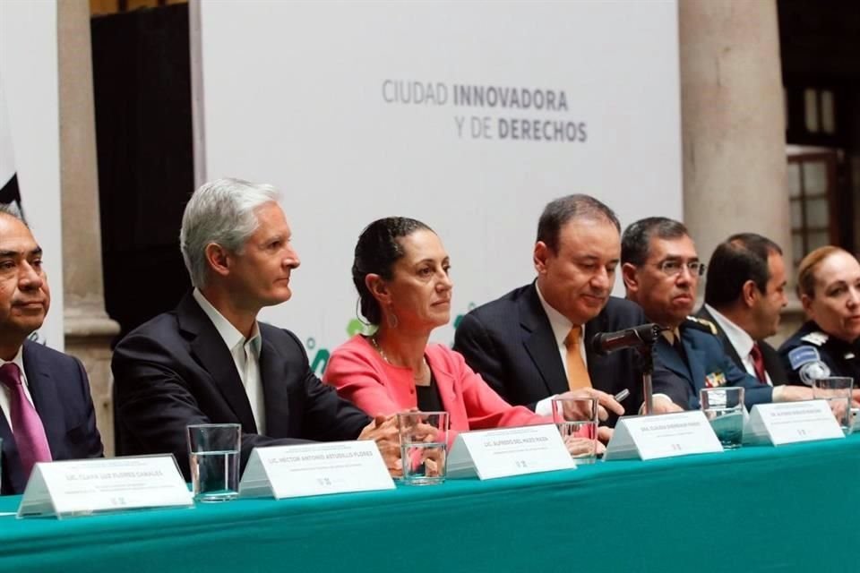 Al encuentro con autoridades federales acudieron la Jefa de Gobierno de la CDMX y los Gobernadores del Edomex, Morelos y Guerrero.