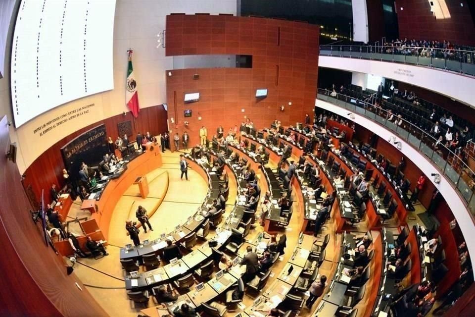 Senadores de Morena y de la Oposición discuten los alcances del fuero militar en la operación de la Guardia Nacional.