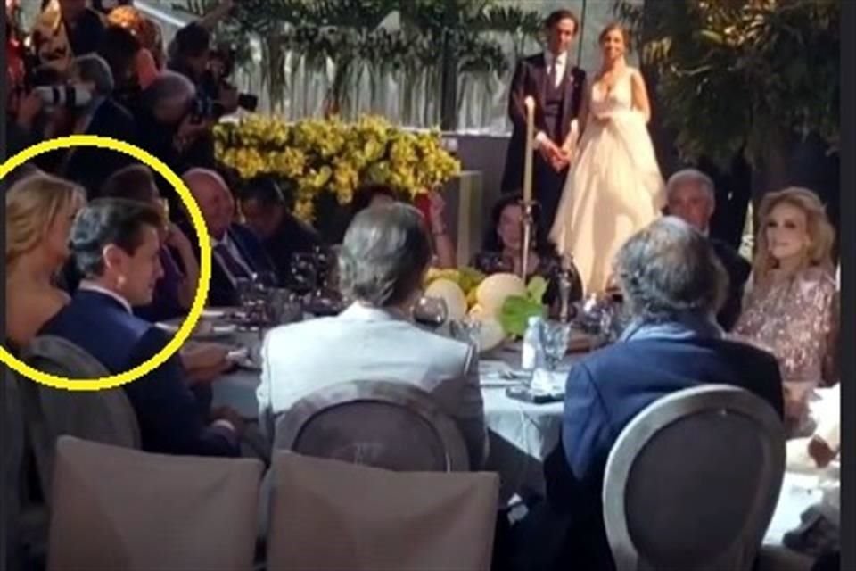 El ex Presidente acudió a la fiesta de la hija de Juan Collado acompañado de Tania Ruiz Eichelmann.