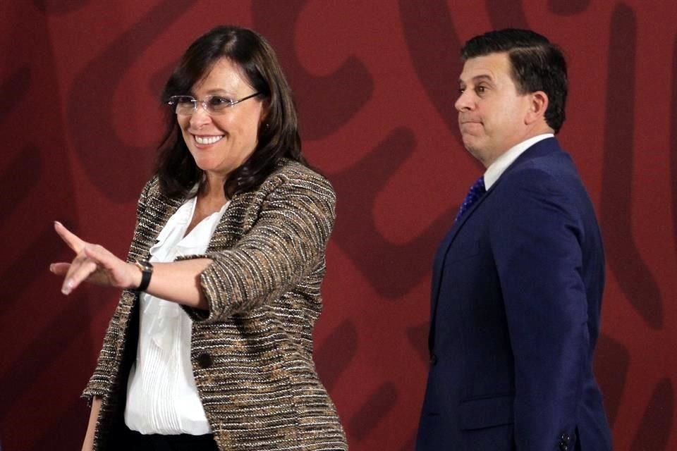 La Secretaria Nahle con el titular de Profeco, Ricardo Sheffield, en la conferencia mañanera en Palacio Nacional.