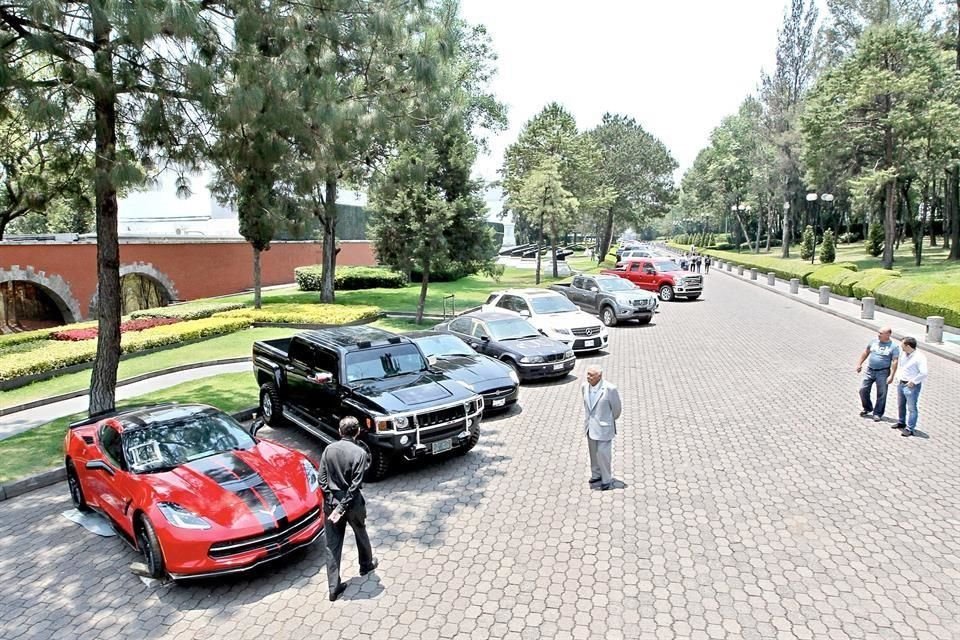 Ricardo Rodríguez Vargas, director del SAE, quien también fungirá como titular del IDPR, informó que en la subasta martillo se venderán 82 lotes de autos con un precio de 28 millones de pesos.