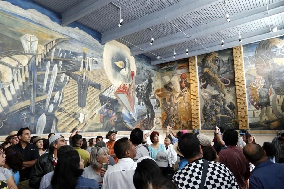 Como parte de los Paseos Históricos que organiza Cultura, unas 350 personas recorrieron el inmueble que, de 1900 a 1976, fue Penitenciaría.