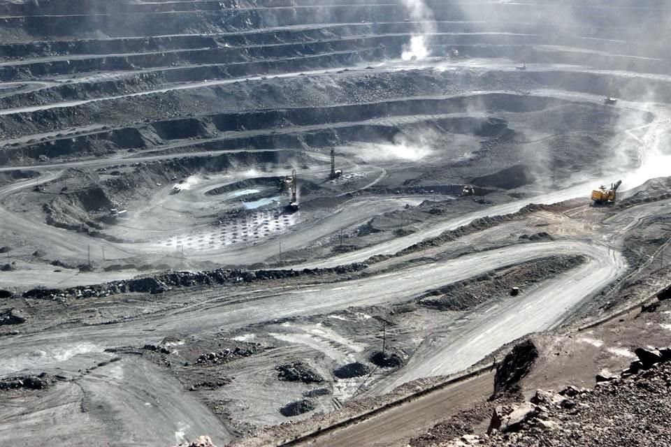 Vista de la mina Bayan Obo que contiene minerales de tierras raras en Inner Mongolia, China.
